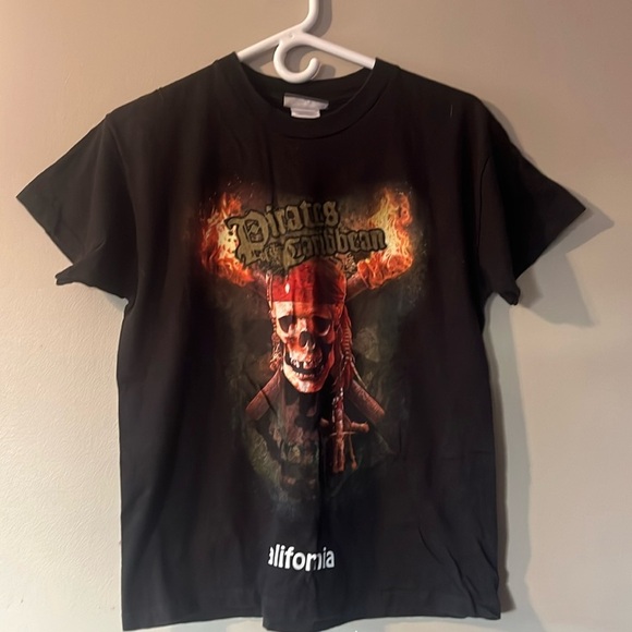 Pirates of the Caribbean T-Shirt - Picture 1 of 4